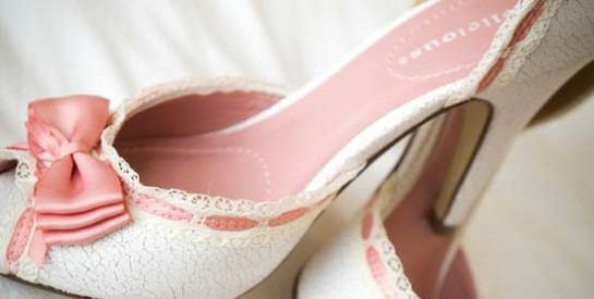 Mariage : L’essentiel, de la tête aux pieds.